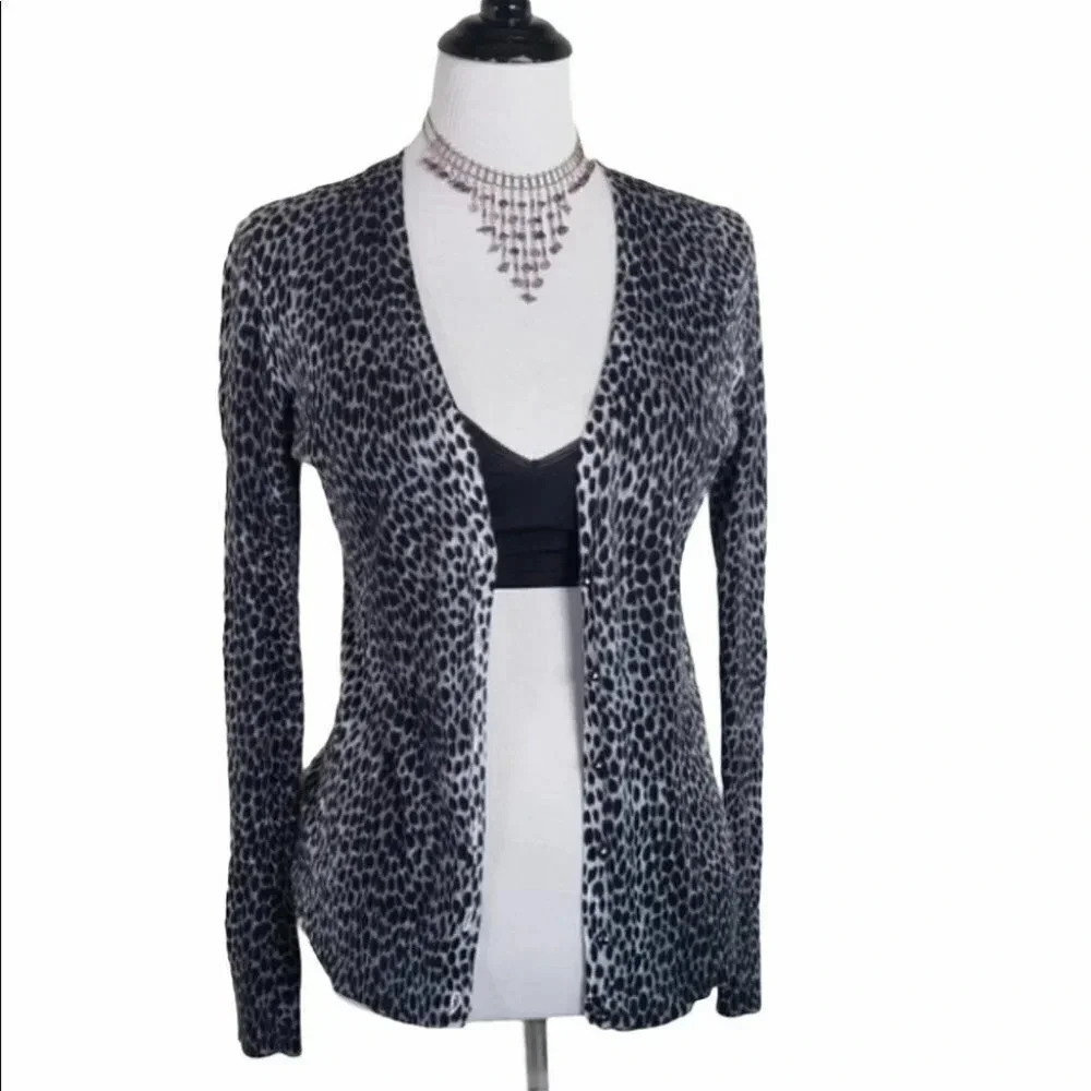 New York & Company Cardigan Sweater M Gray Leopard Print‎ Button Front V-Neck